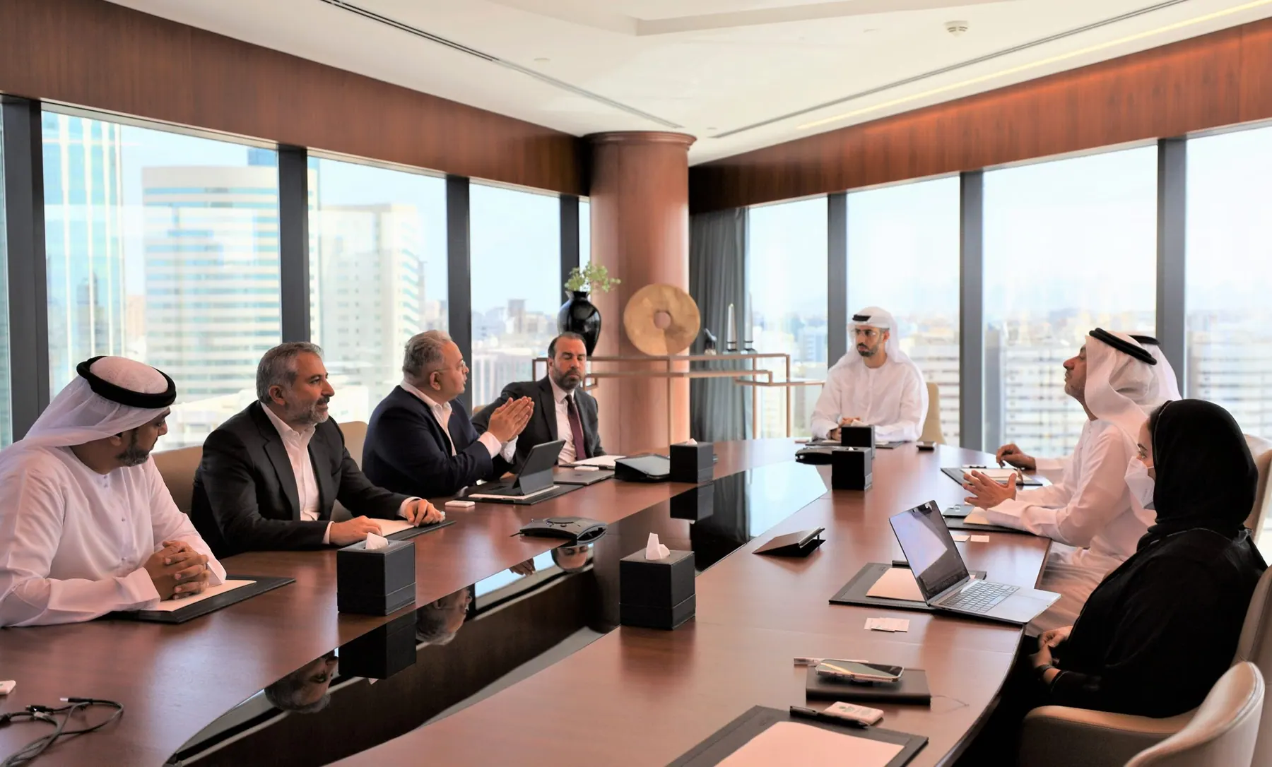 Dubai Tech Experience delegation in a private meeting with UAE government and financial-sector leaders